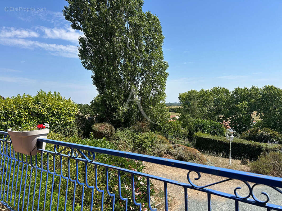 Maison à L'ILE-D'ELLE