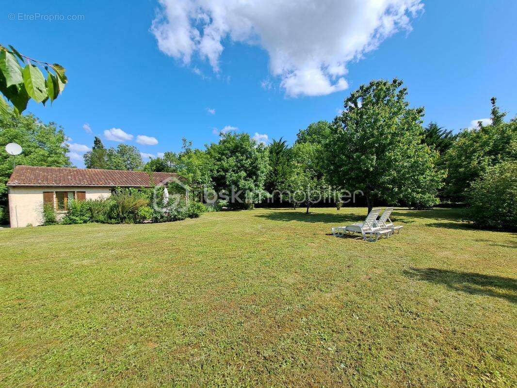 Maison à SAINT-PIERRE-DE-JUILLERS