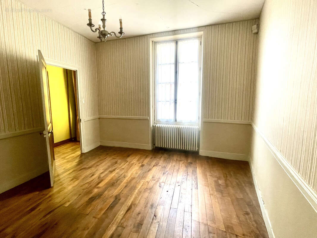 Maison à MIREBEAU