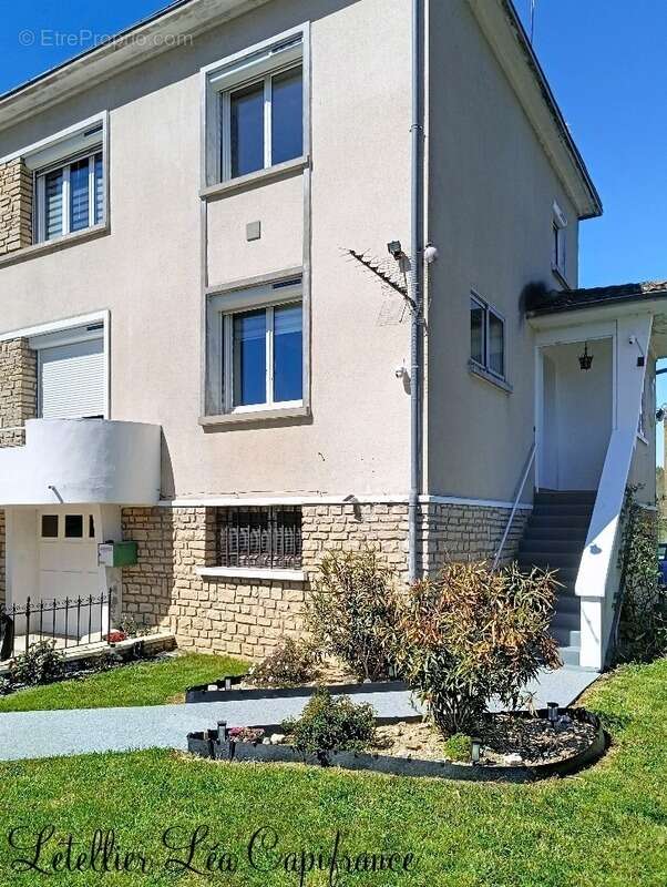 Maison à LA CRECHE