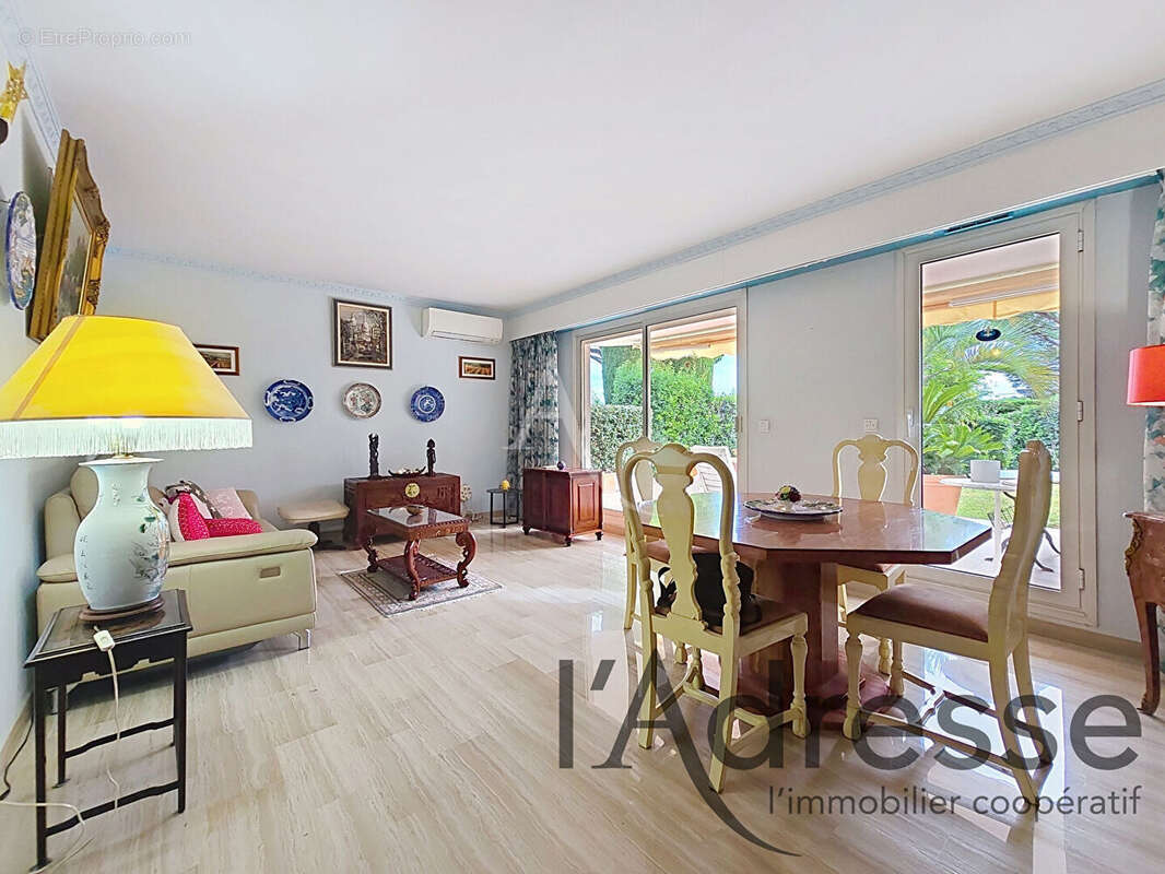 Appartement à MANDELIEU-LA-NAPOULE