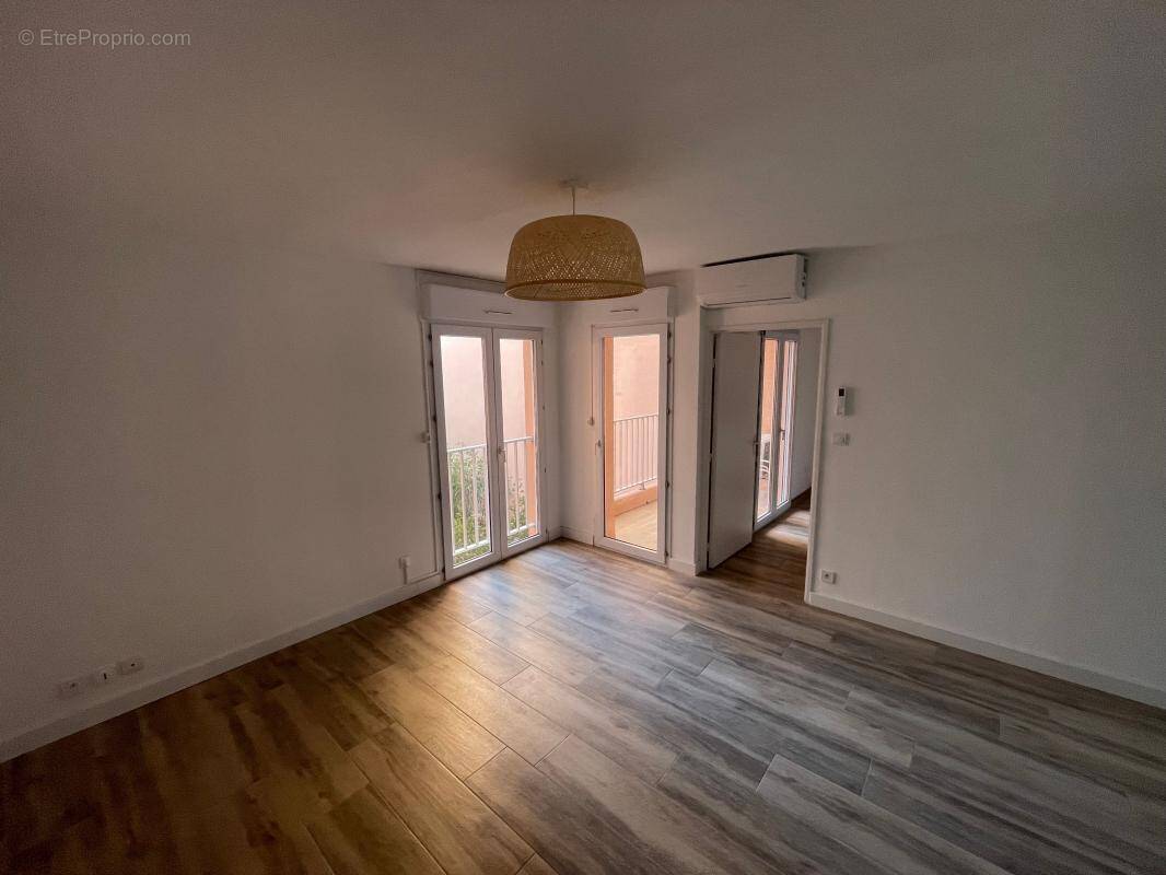 Appartement à SIX-FOURS-LES-PLAGES