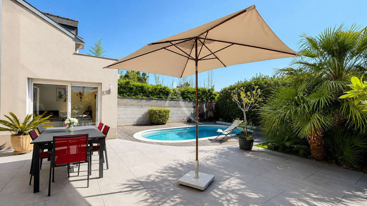 Maison Contemporaine de 171 m²  avec piscine et double garage - Longchamp/Gaudinière - photo 2