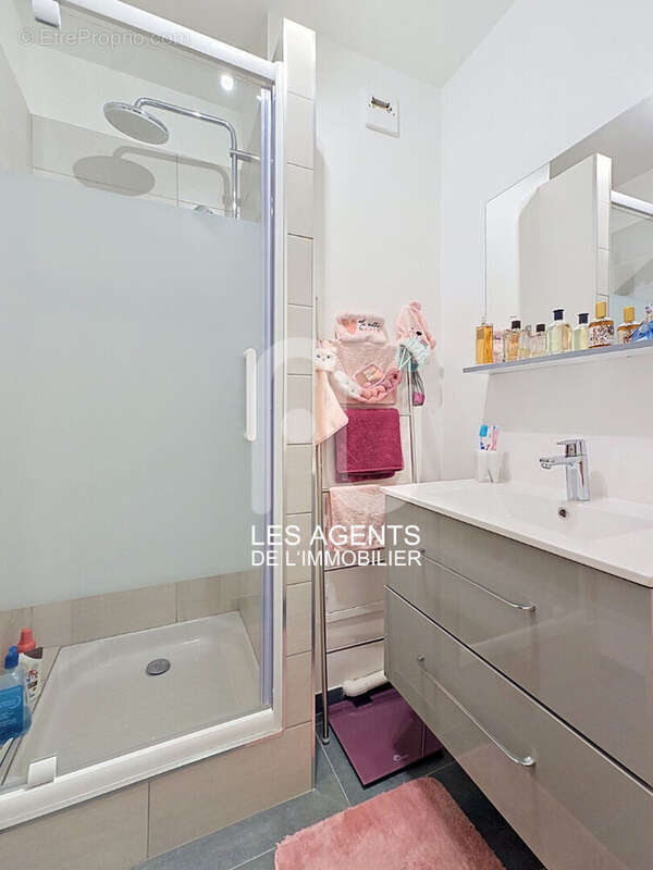 Appartement à GENNEVILLIERS