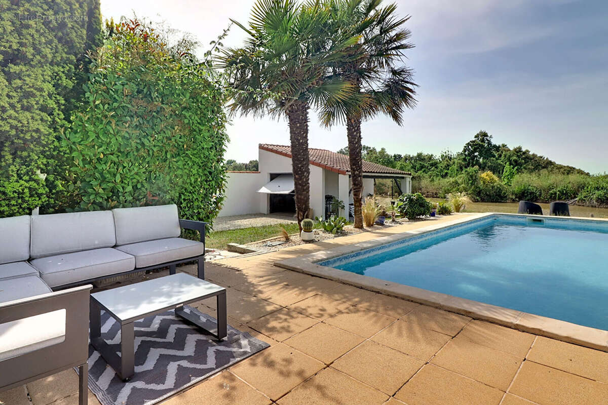 Maison avec piscine, sous-sol intégral et vue dégagée sur l'eau Esnandes 5 pièce(s) 115 m2 - photo 18