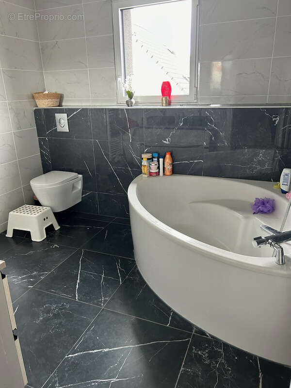 Maison à OSTRICOURT