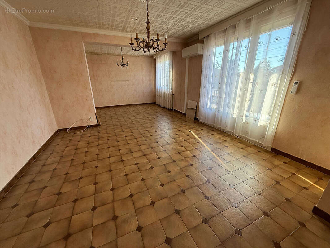 Maison à MABLY