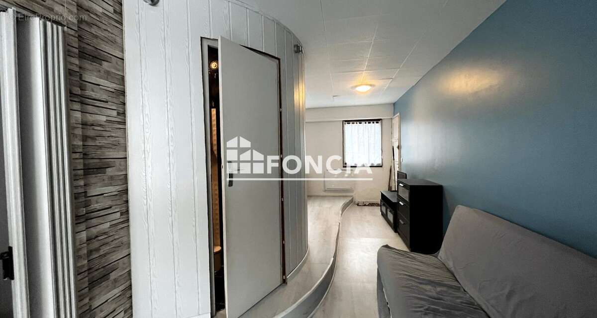 Appartement à EAUX-BONNES