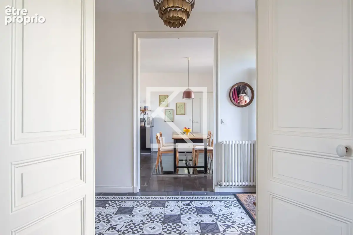 Maison 335 m² à Angers  - photo 8