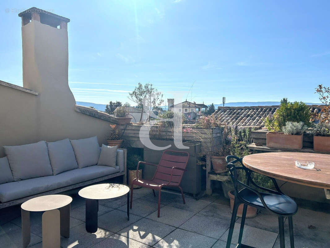 Appartement à L'ISLE-SUR-LA-SORGUE