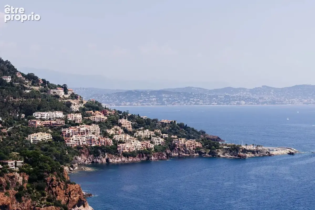 UN STUDIO à Théoule sur-Mer : Programme neuf. Livraison fin 2028 - photo 12