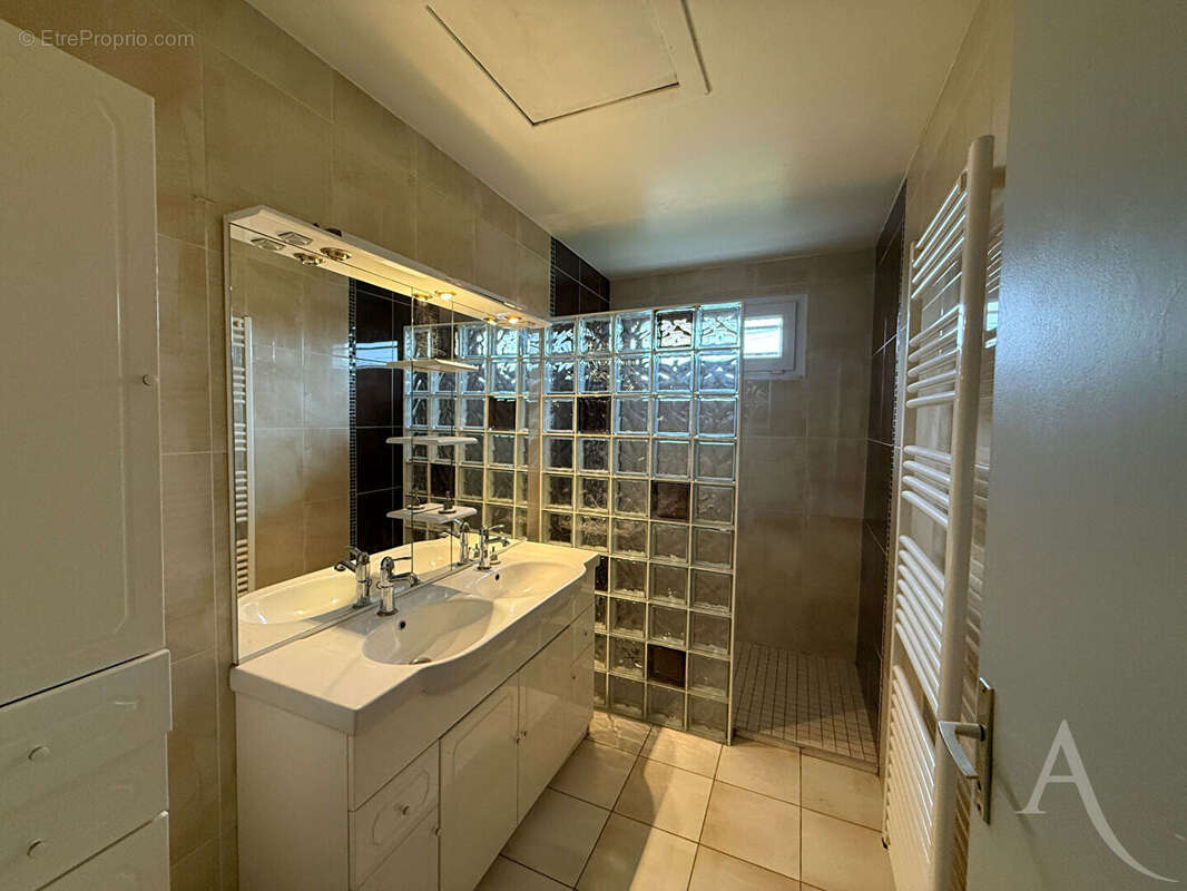 Maison à AMFREVILLE