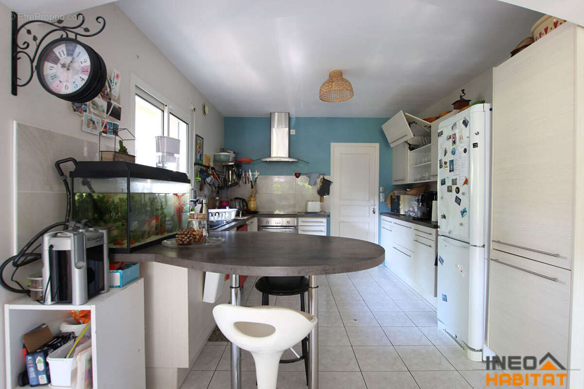 Maison à BOURG-DES-COMPTES