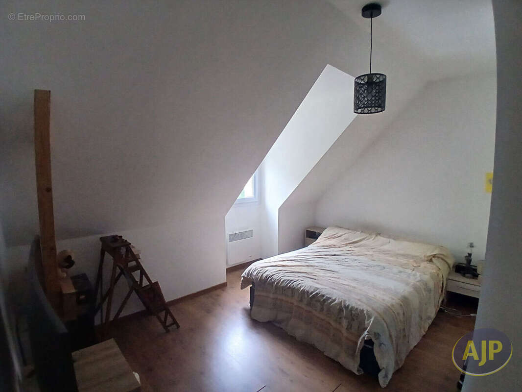 Maison à DONGES