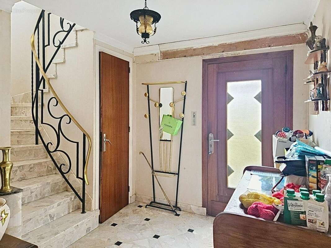Maison 175 m² à Thaire  - photo 3