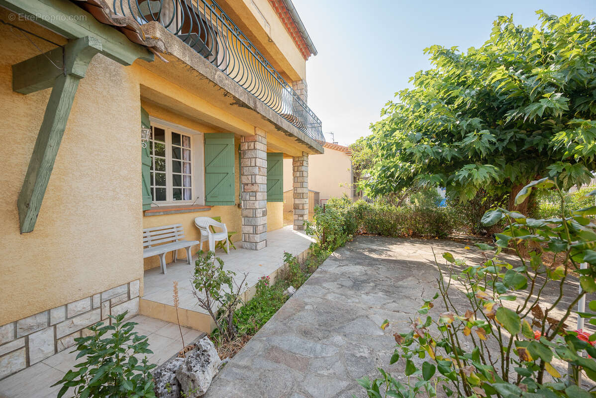 MaisonT5  avec 2 garages sur terrains clos - photo 2