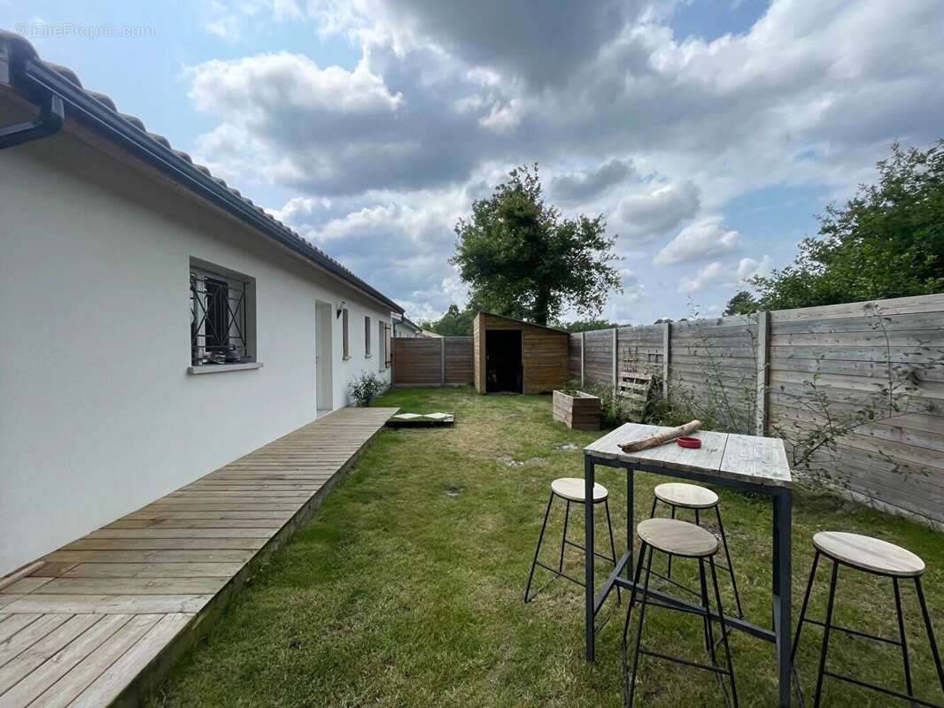 Maison à PARENTIS-EN-BORN