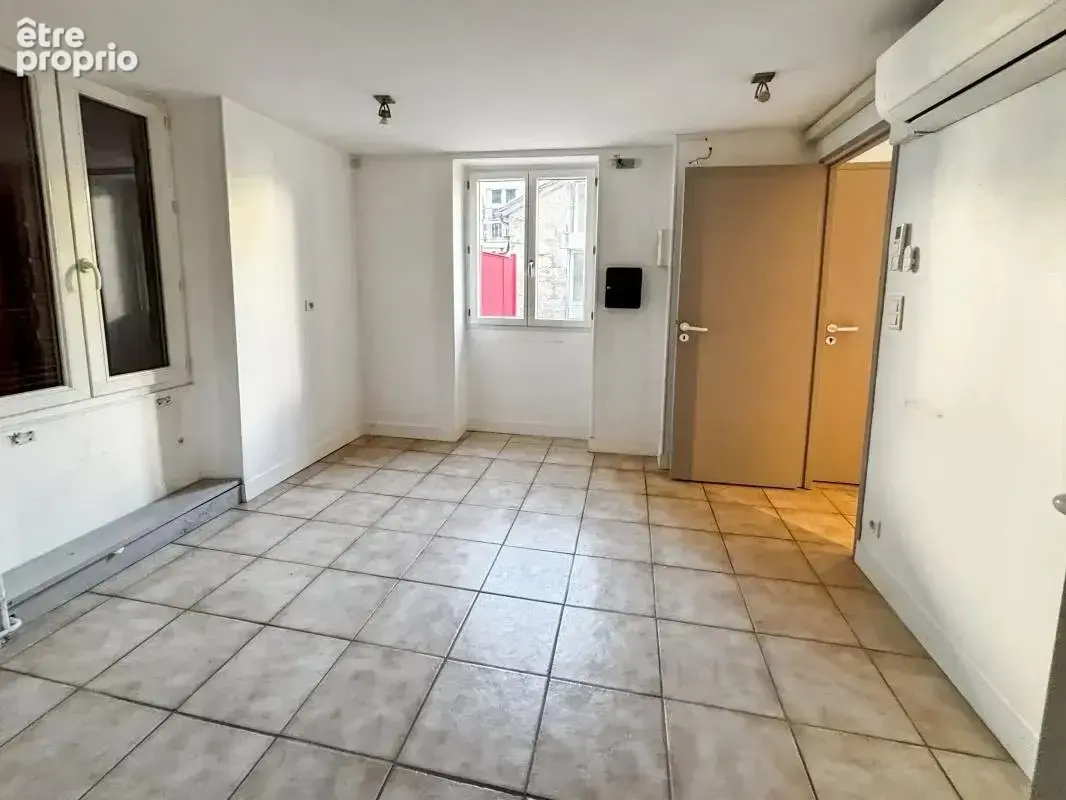 À vendre – Immeuble de 170 m² avec patio central, au calme d’une impasse - photo 9