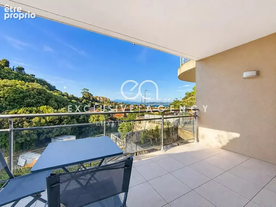 Théoule-sur-Mer – 2 pièces 42m² avec vue dégagée jusqu’à la mer, terrasse, parking et cave - photo 2