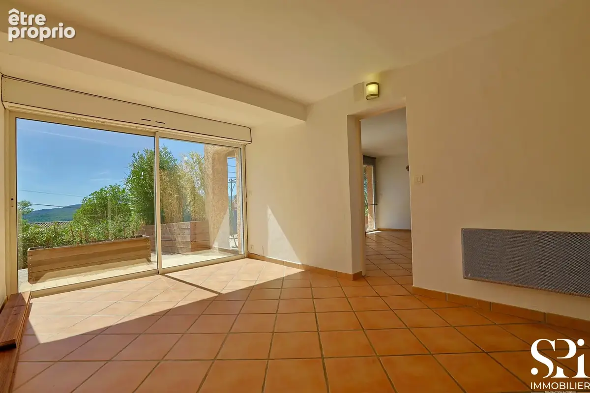 Vente maison Pierrefeu-du-Var (83)   Maison 195m2 au sol divisée 2 appartements   Terrain 1 740 m2 - photo 11