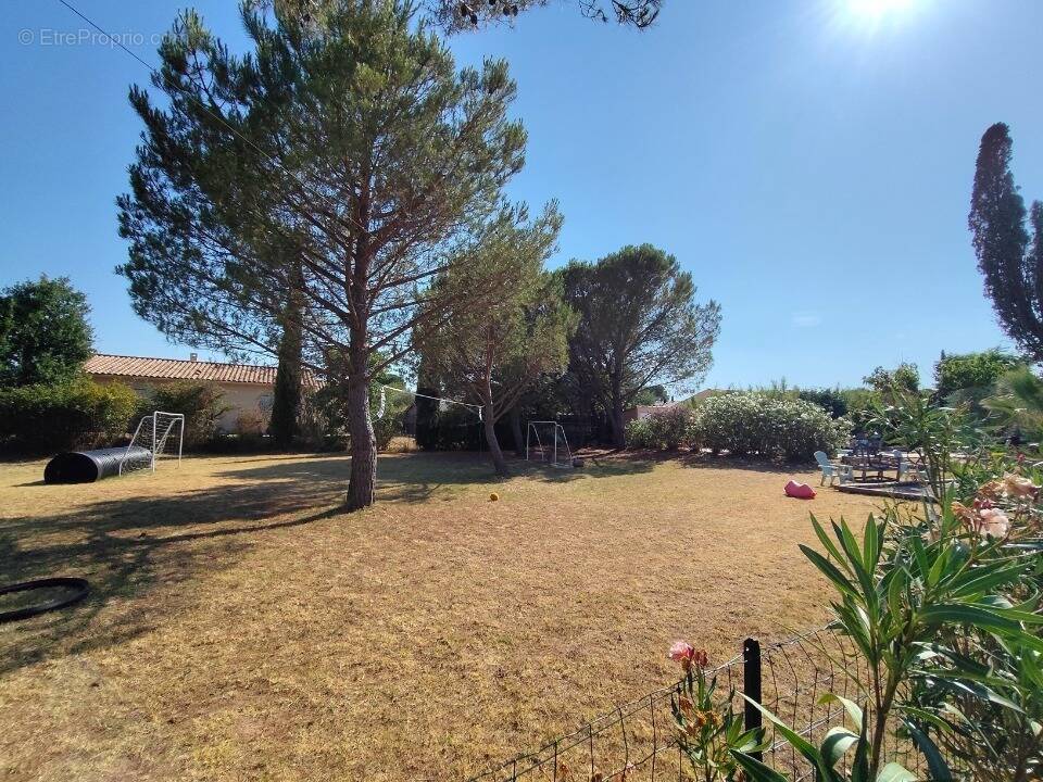 Terrain à VIDAUBAN