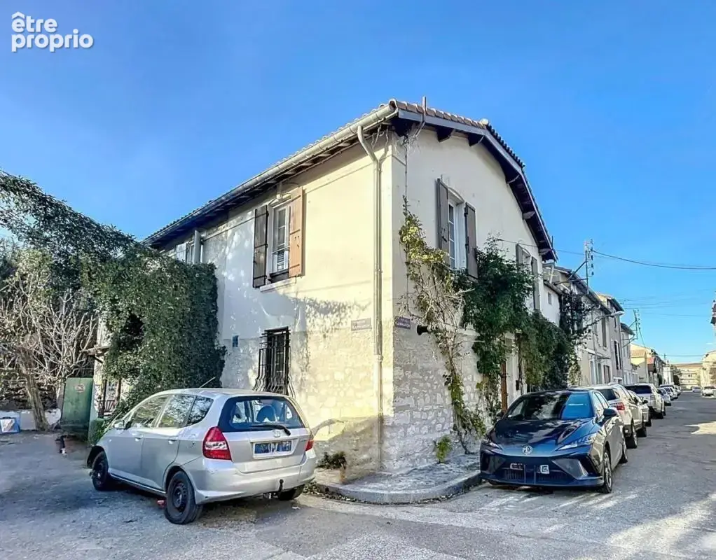 Immeuble de rapport à Avignon : 3 logements loués - photo 2