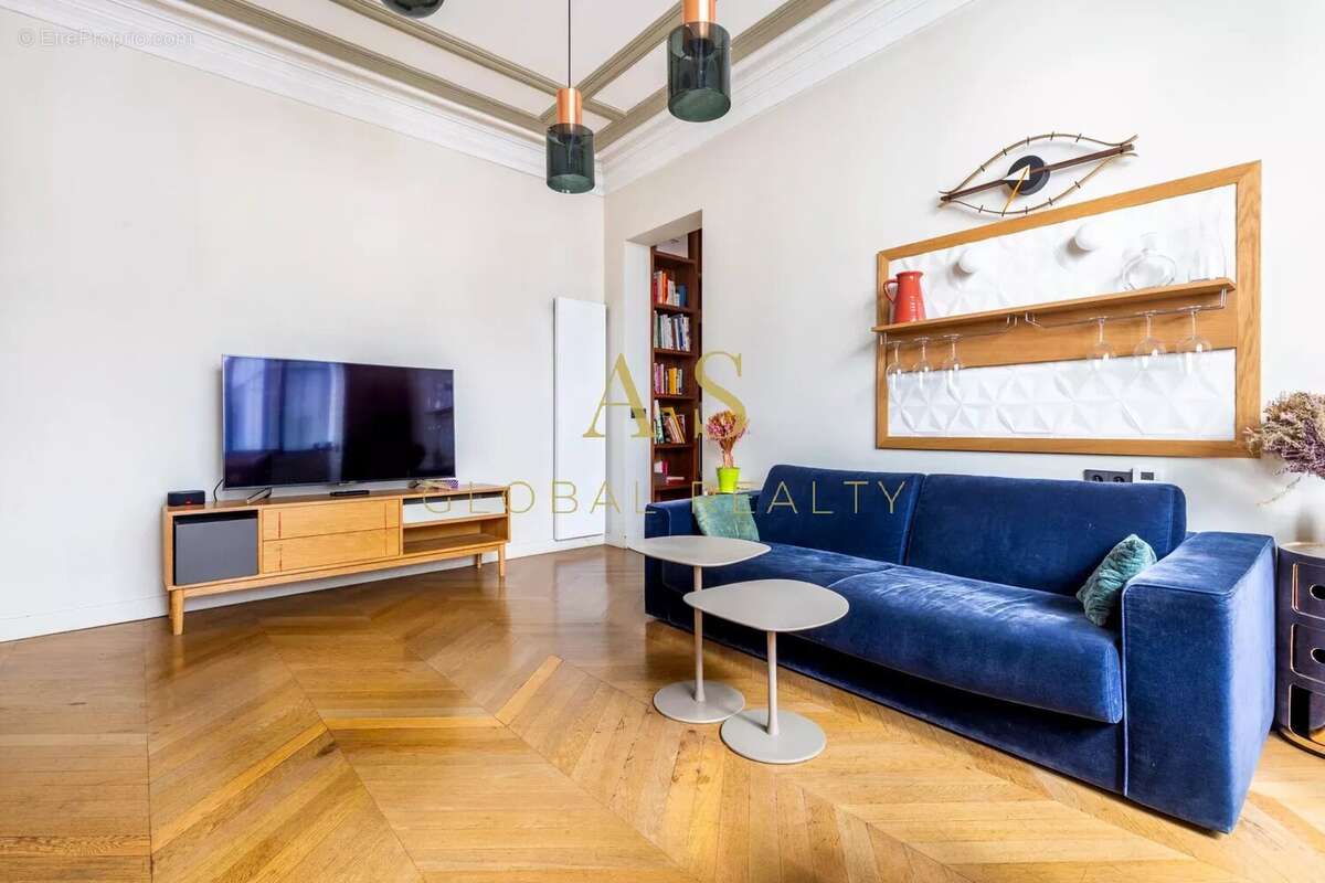 Appartement à PARIS-8E