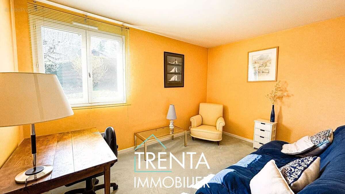 Maison à SAINT-ETIENNE-DE-CROSSEY