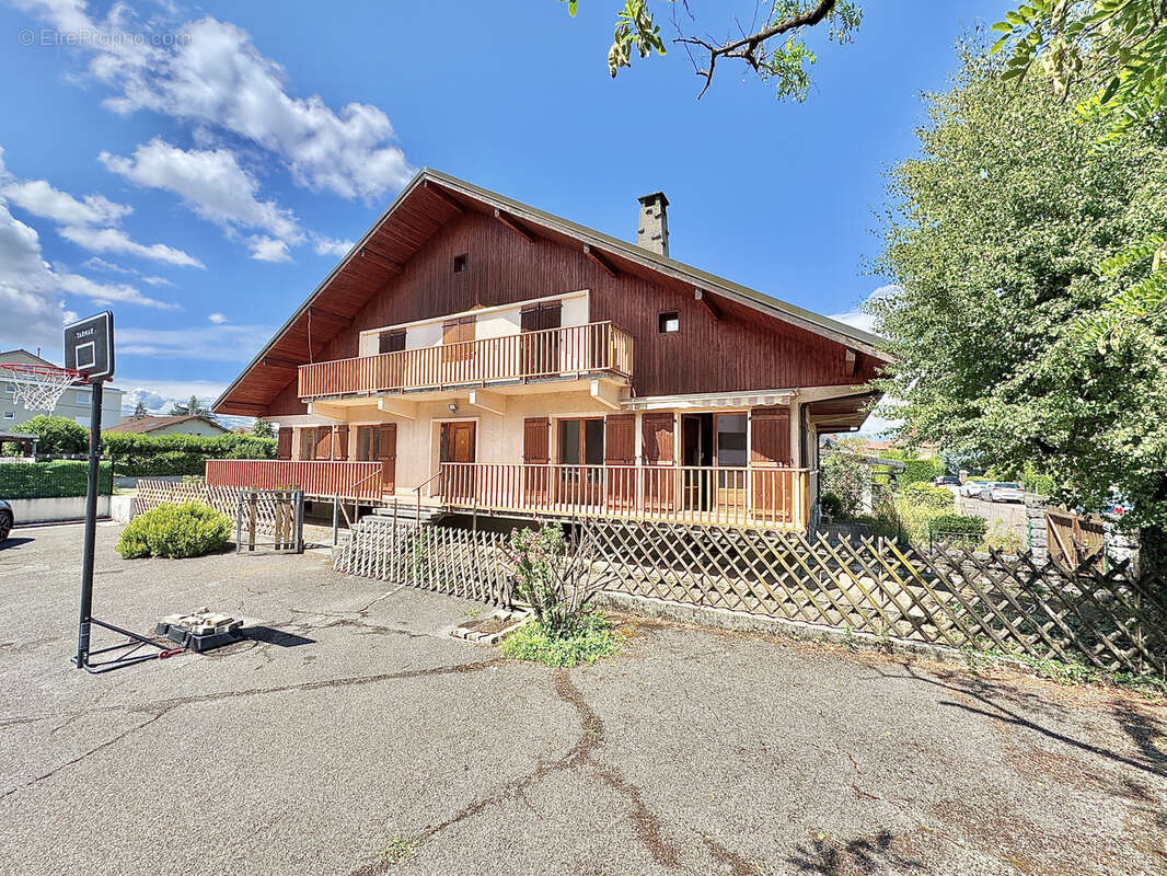 Maison à VILLE-LA-GRAND