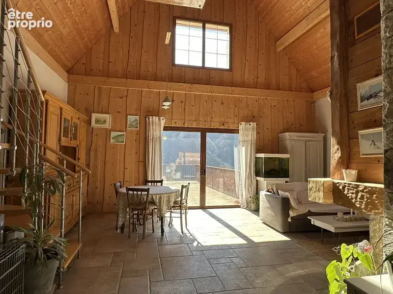 Propriété d'exception! Très beau chalet 4 pièces sur plus d'un hectare de terrain attenant. - photo 7