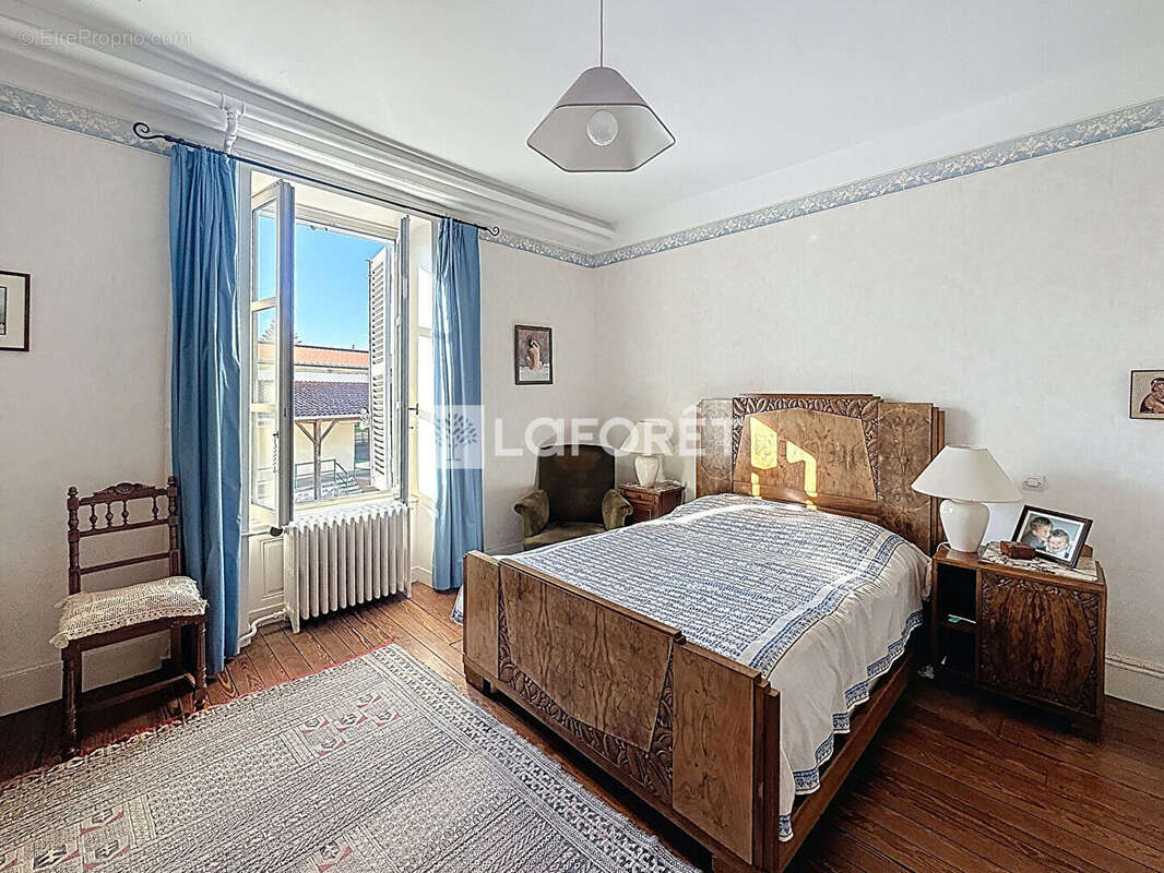 Maison à MONTREVEL-EN-BRESSE