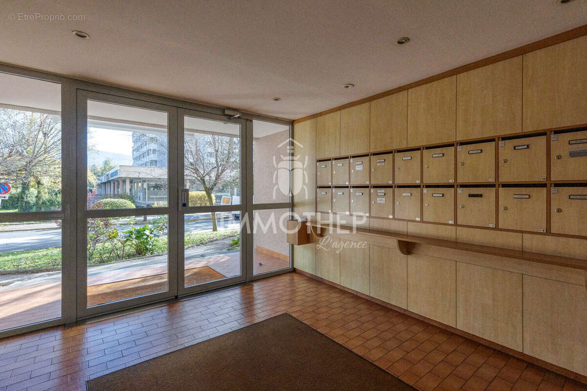 Appartement à MEYLAN
