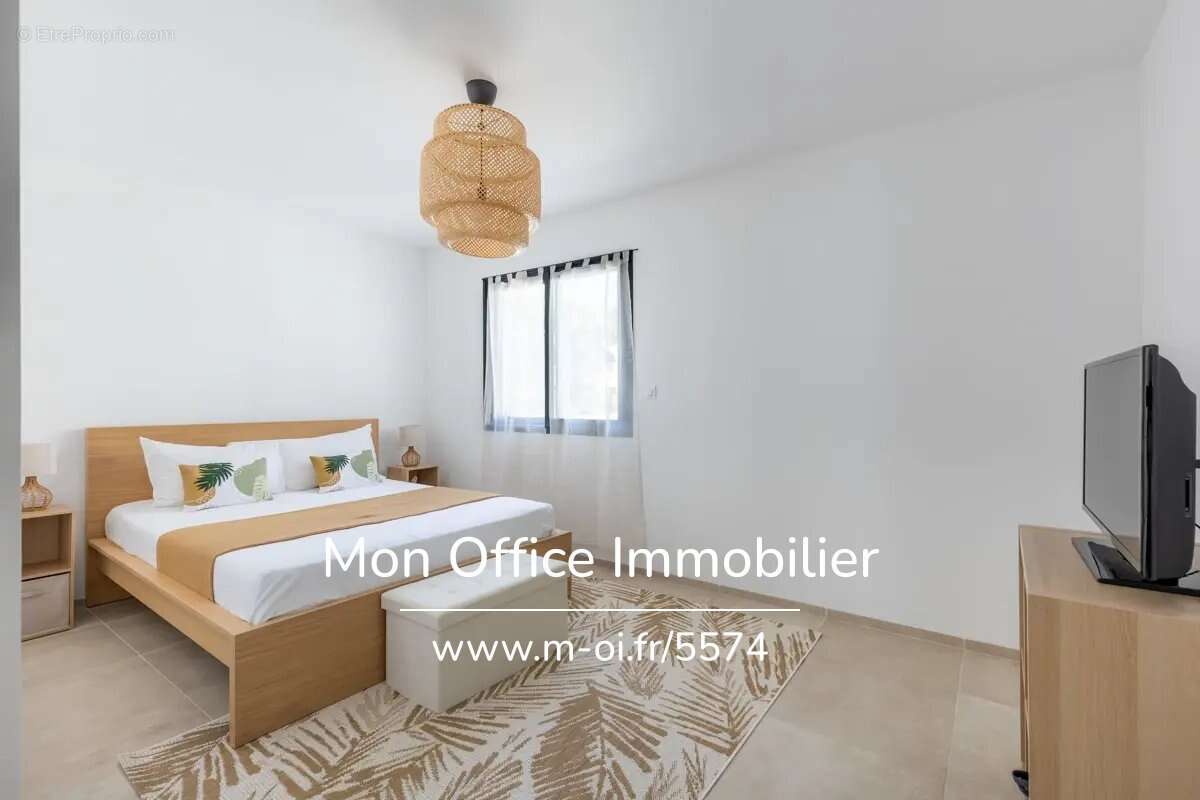 Maison à SIMIANE-COLLONGUE