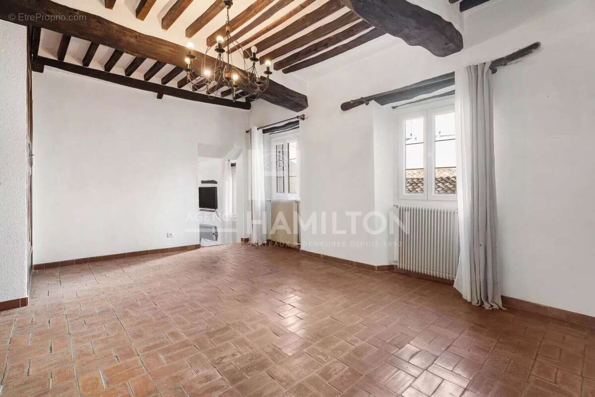 Maison de charme rénovée - MAGAGNOSC - cur du vieux village - photo 6