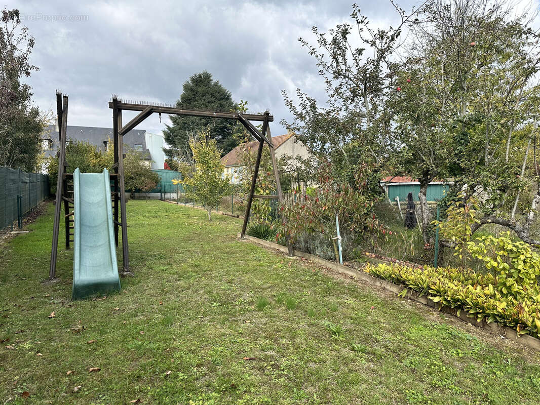 Maison à COULANS-SUR-GEE