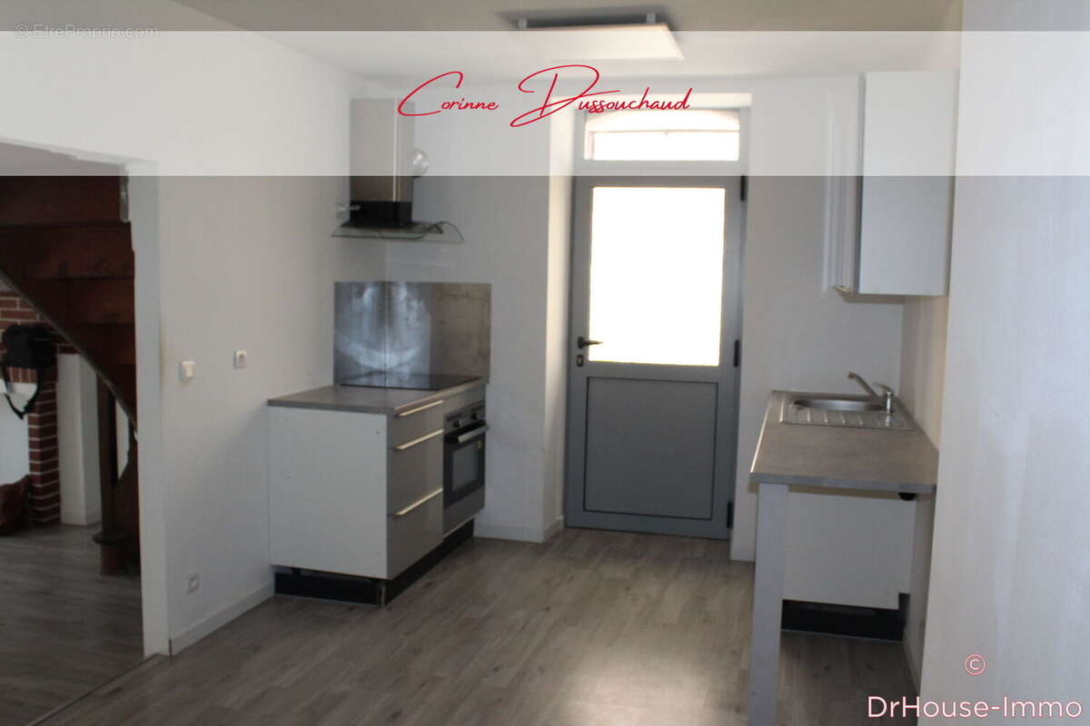 Maison 69 m² à Exideuil  - photo 4