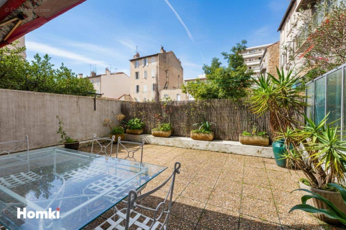 Appartement à MARSEILLE-5E