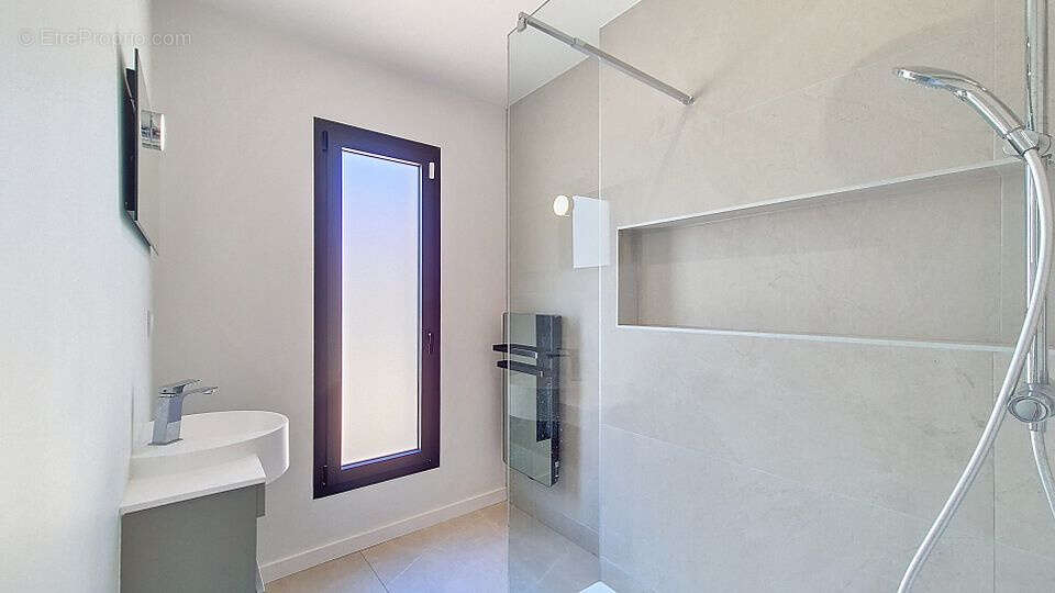 Villa contemporaine de standing   190 m2   hauteurs de nîmes   terrain 3 035 m2   piscine   calme abso - photo 15