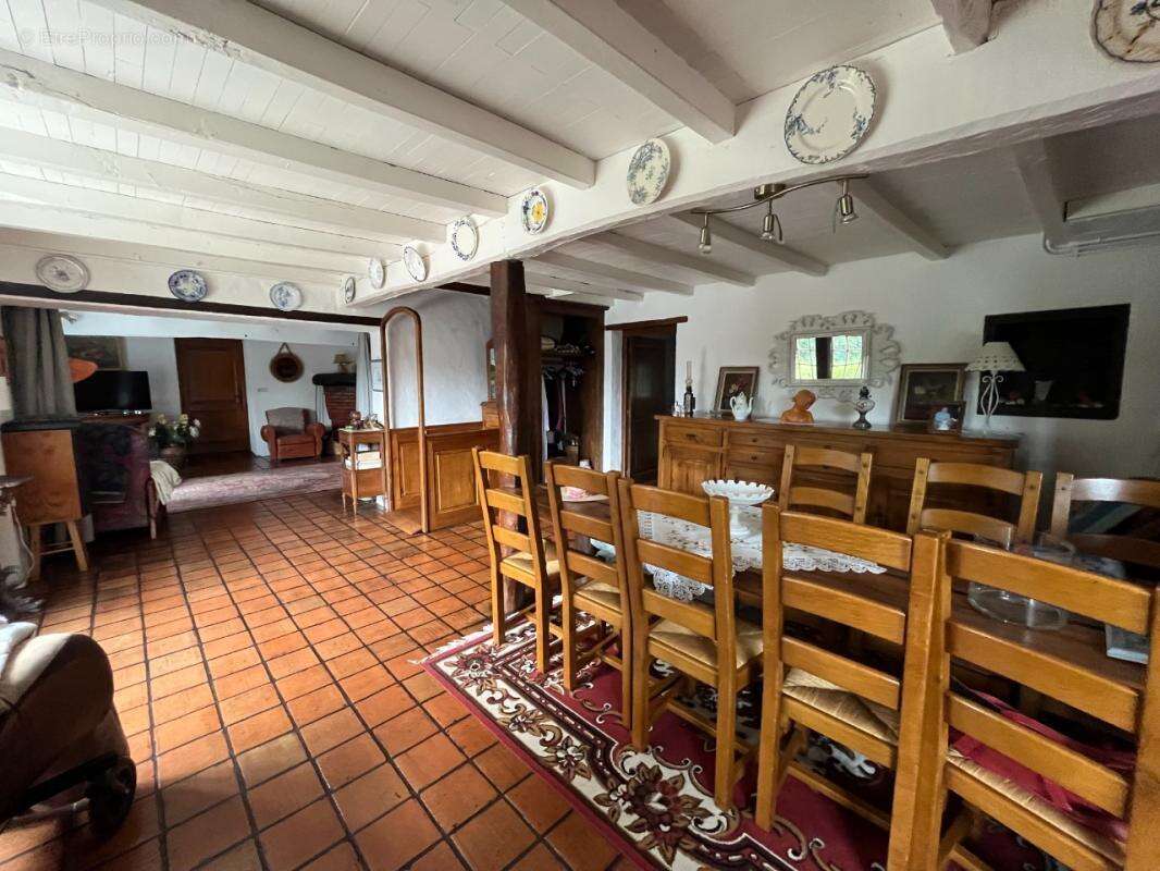 Maison à SAINT-BARTHELEMY-LESTRA