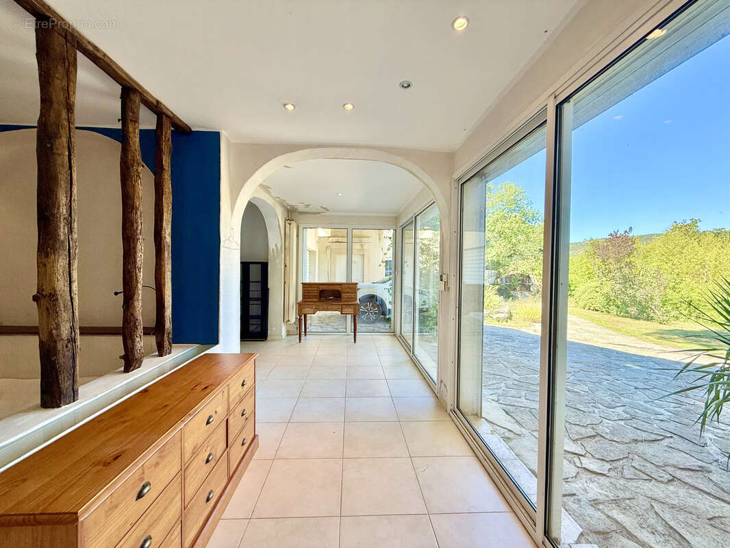 Maison à VAILHAUQUES