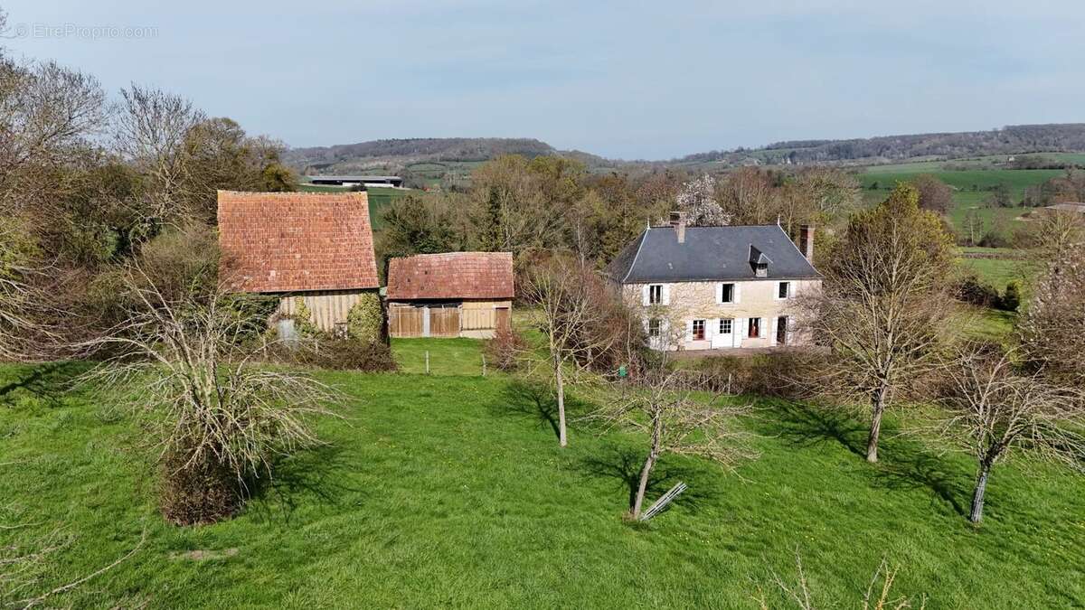 Maison à SAINT-PIERRE-SUR-DIVES