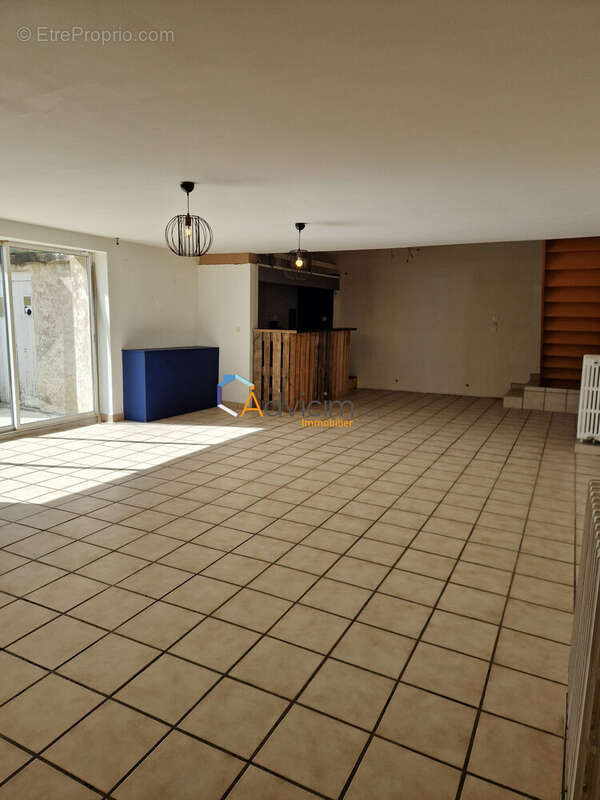Maison 170 m² à Maille  - photo 3