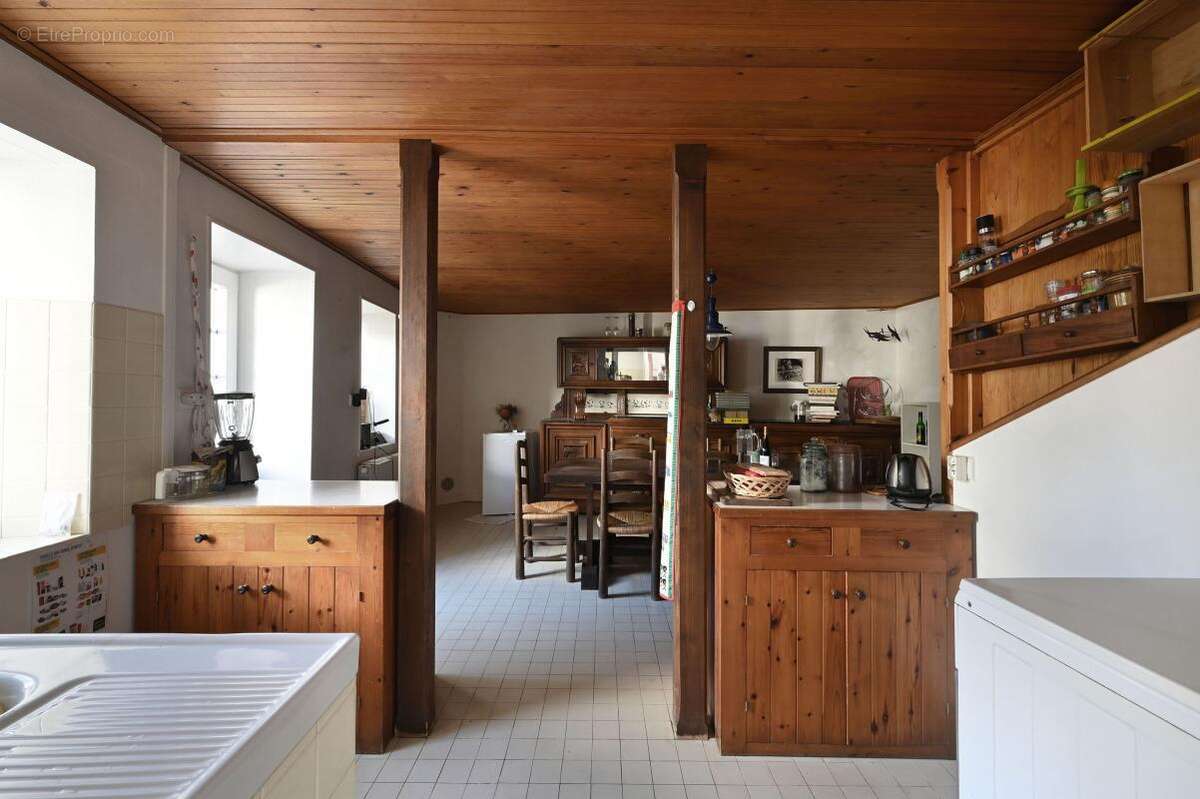 Typique maison rétaise à vendre st clement authenticite charme - photo 8