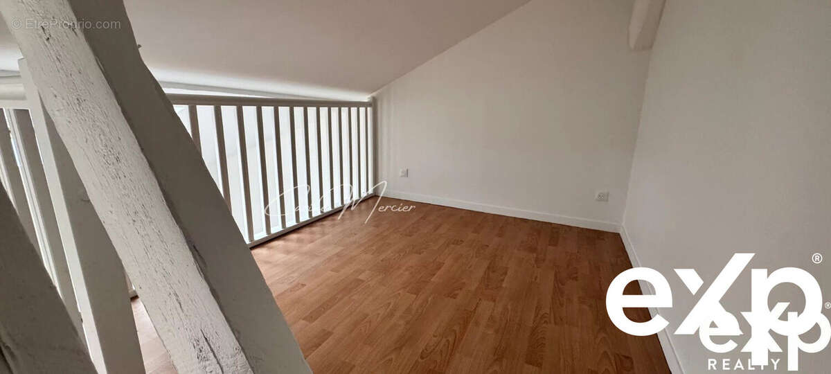 Appartement à LE TREMBLAY-SUR-MAULDRE
