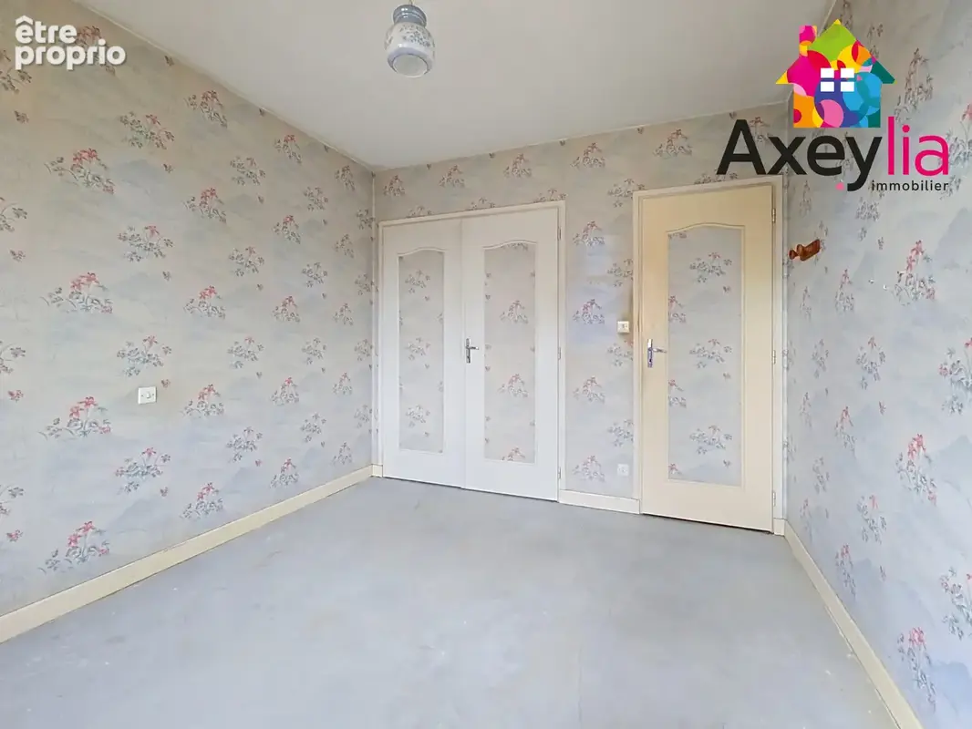A vendre - riorges - maison a renover sur terrain de 848 m2 - photo 9