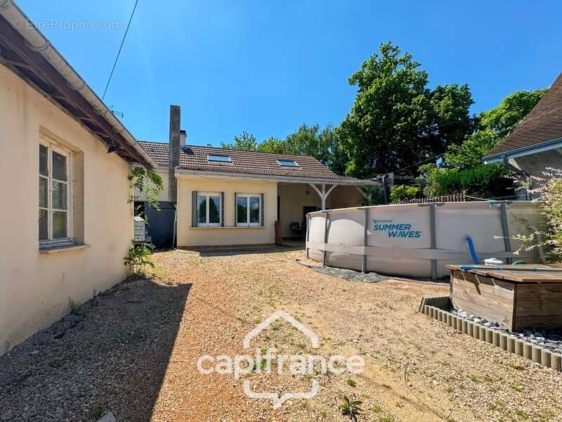 Maison à OUROUX-SUR-SAONE