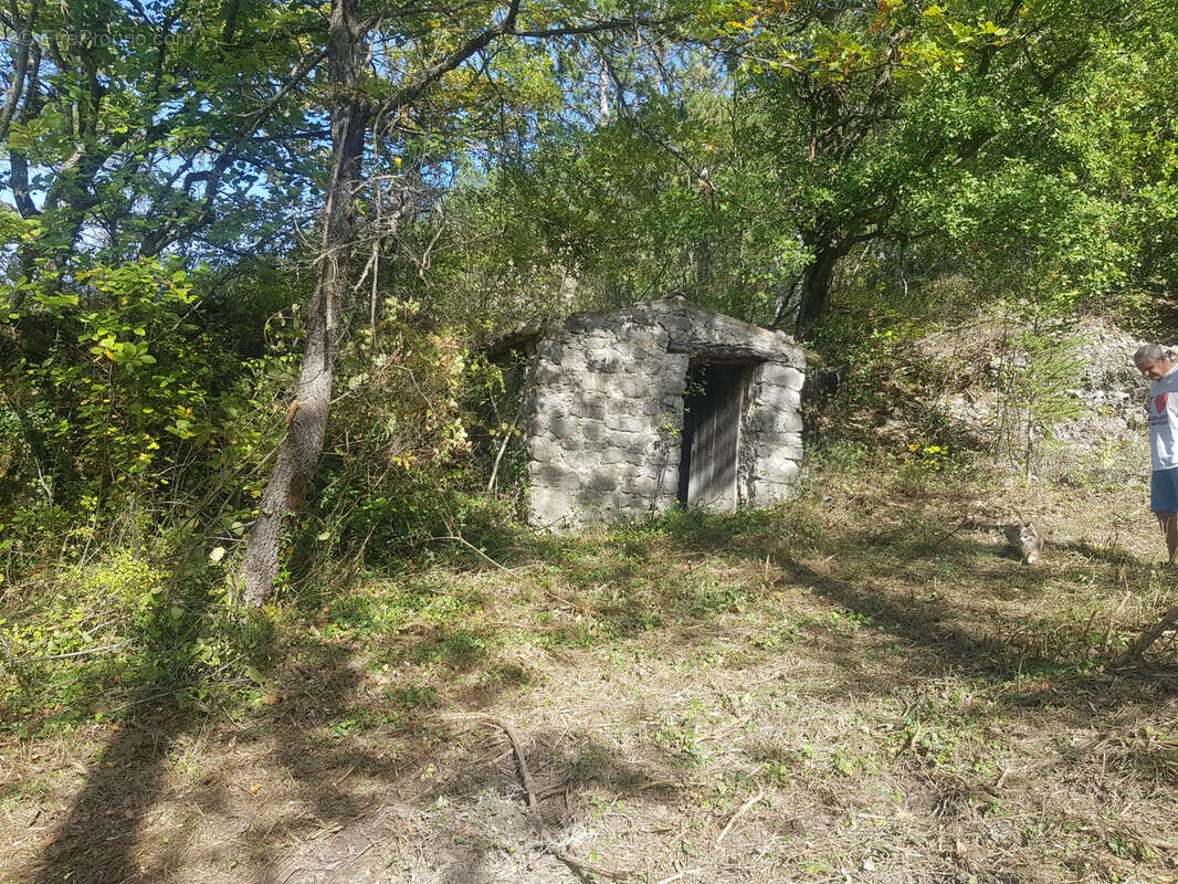 Autre à REMUZAT