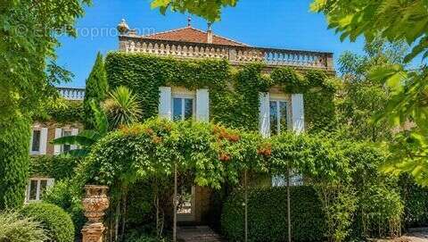 Maison 343 m² à Uzes  - photo 2
