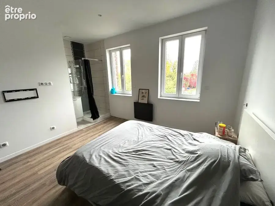 Maison de style Bourgeoise entièrement rénovée située au coeur du village !! Prix NEGOCIABLE ! - photo 19