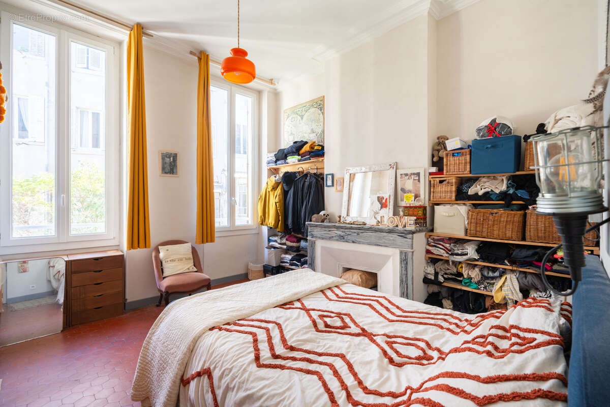 Appartement à MARSEILLE-1E